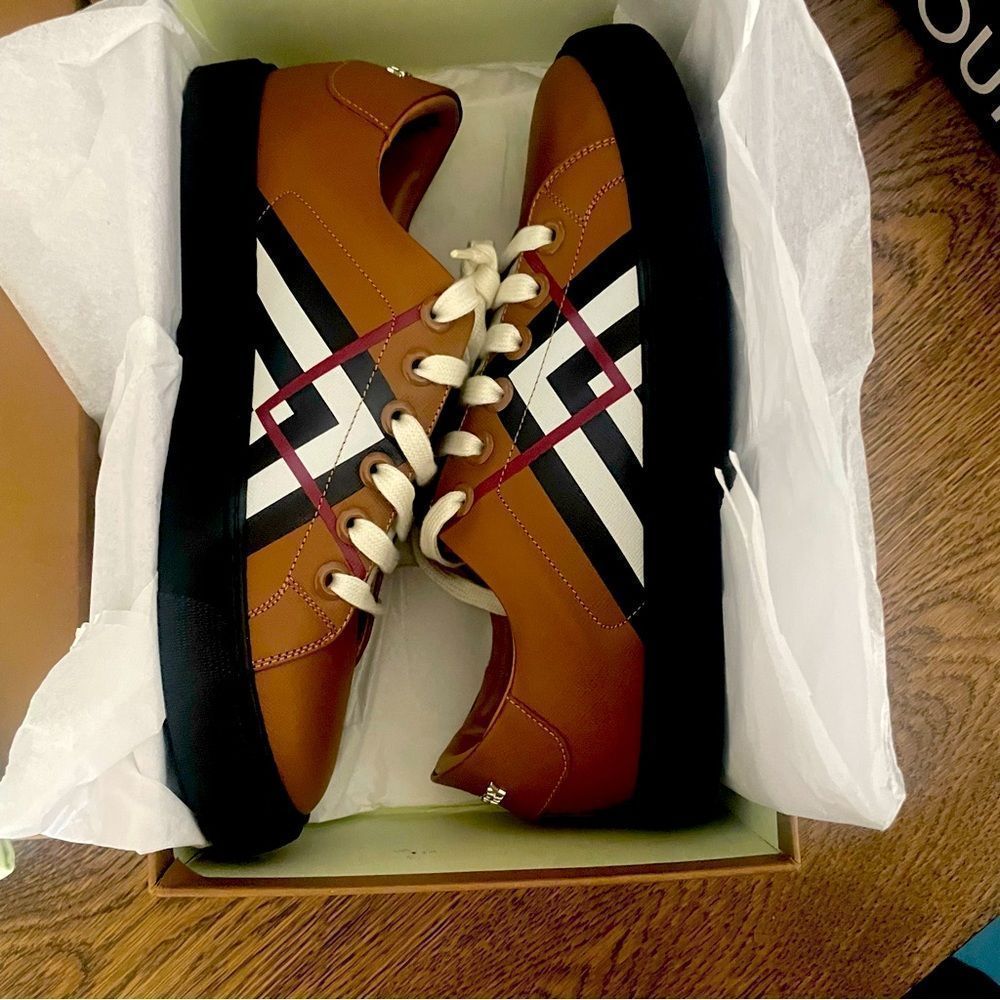 NEW BURBERRY sneakers 🌟size 39/9US - Picture 4 of 13